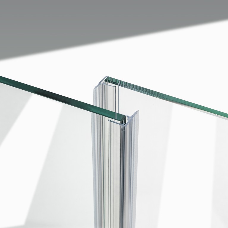 Beispiel für zwei Schiebetürdichtungen mit kurzem Abweiser in einer 180°-Parallel-Situation