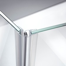 Beispiel einer Magnetschließleiste für eine 135°-Glas-an-Glas-Situation