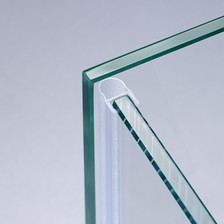 Beispiel einer Hohlkammerdichtung für eine 90°-Glas-an-Glas-Situation
