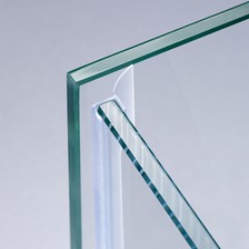 Beispiel einer Mitteldichtung für eine 90°-Glas-an-Glas-Situation