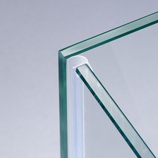 Beispiel einer Mitteldichtung für eine 90°-Glas-an-Glas-Situation