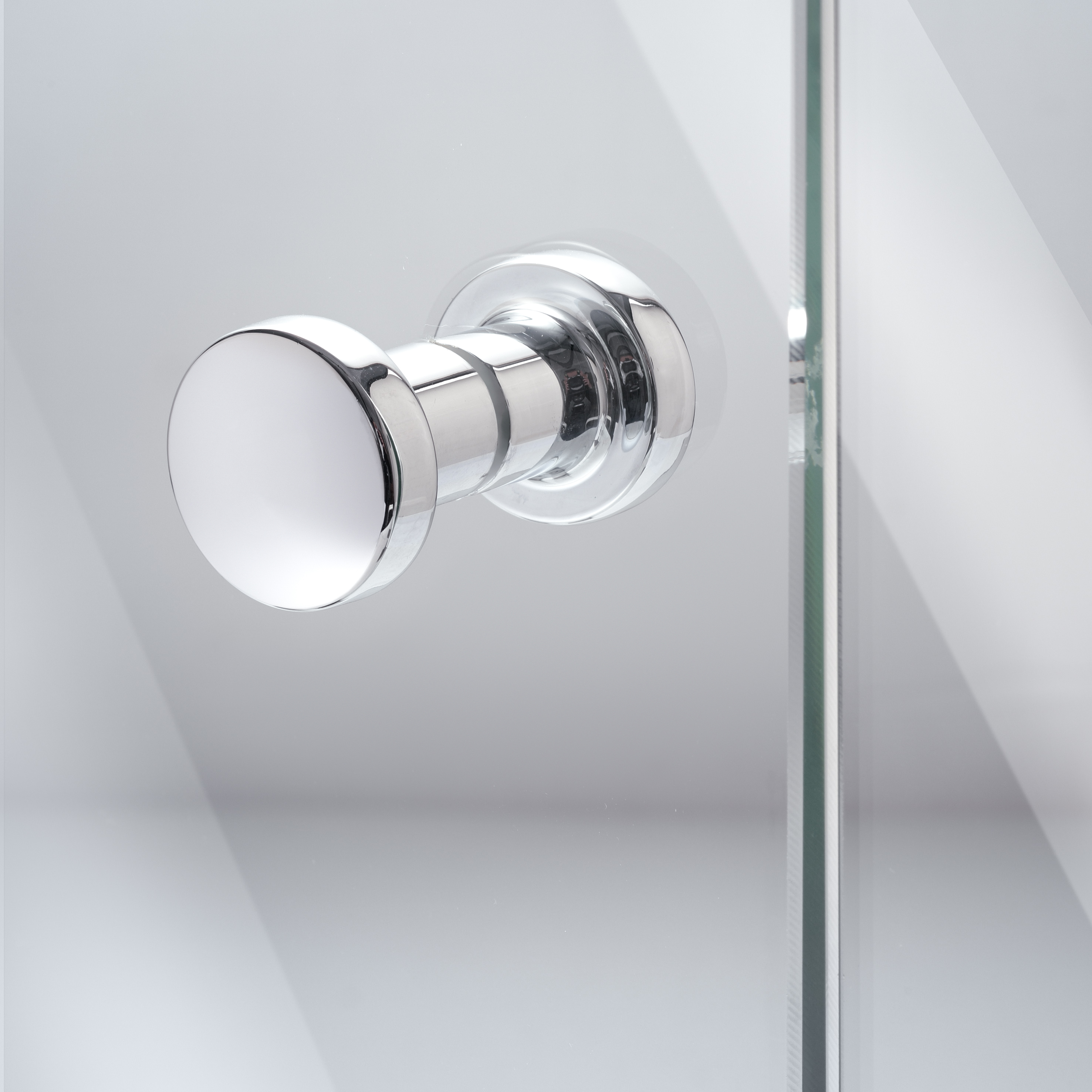 Duschtürgriff in Chrom an Glastür