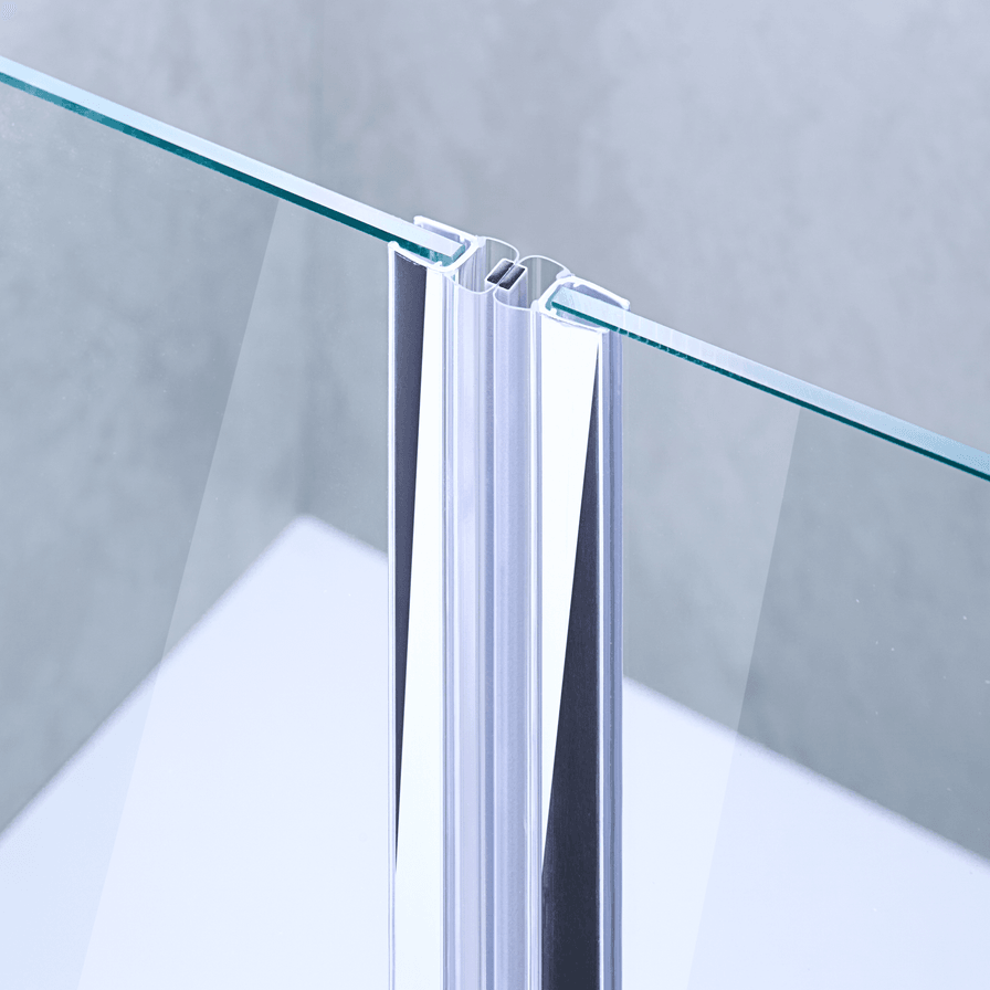 Beispiel zweier 180°-Magnetschließleisten für eine 180°-Tür-an-Tür-Situation in Chrom
